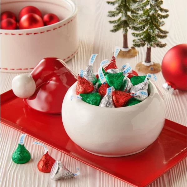 Chocolat au Lait Santa Hat Kisses – Image 4