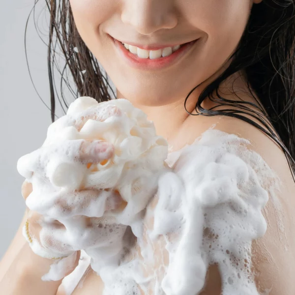 Gel Douche Olay Hydratant A La Vitamine C & B3 Complex, 591 ml – Image 2