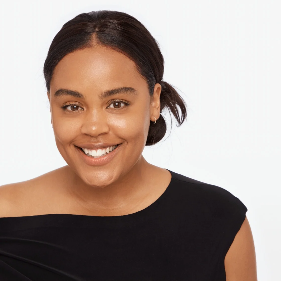 Nettoyant Visage Olay Total Effects Refreshing Citrus Scrub Face Cleanser, Éclat et Énergie, 150 mL – Image 4